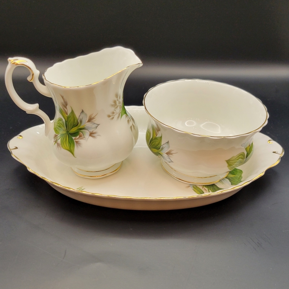 Vintage Royal Albert Cream and Sugar Set. Trillium Pattern.